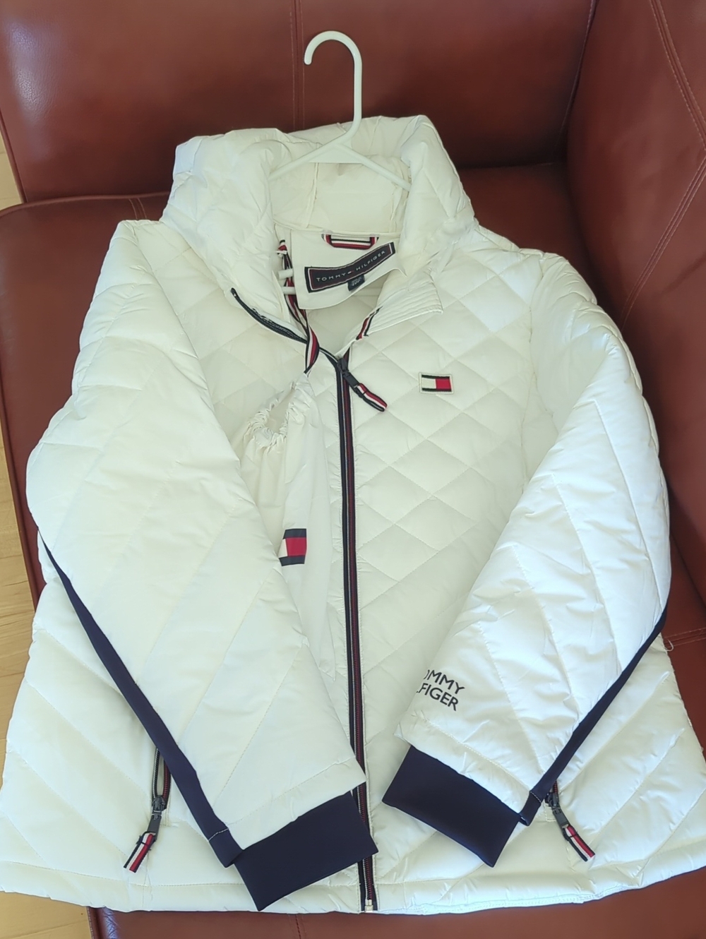 Tommy Hilfiger White Quilted Puffer Jacket with Navy Trim